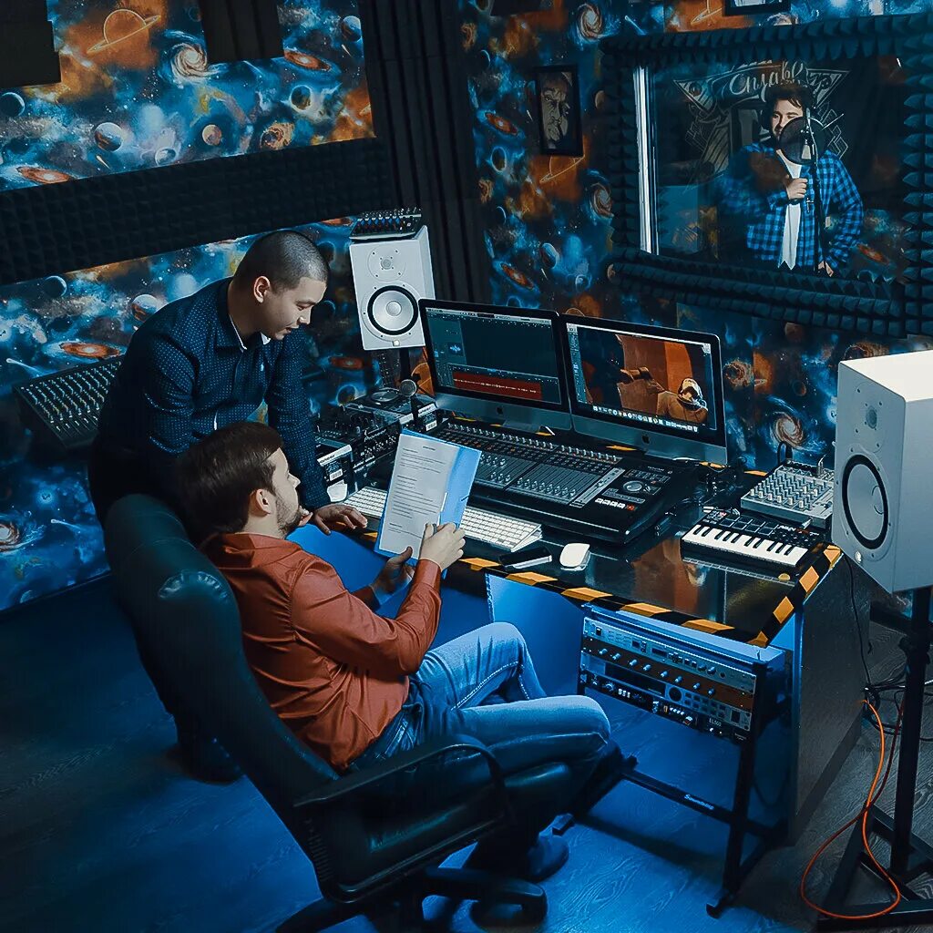 студия звукозаписи москва. студия звукозаписи studio, москва. студия звукозаписи. продюсерский центр игоря сандлера фото. студийная аппаратура звукозаписи.