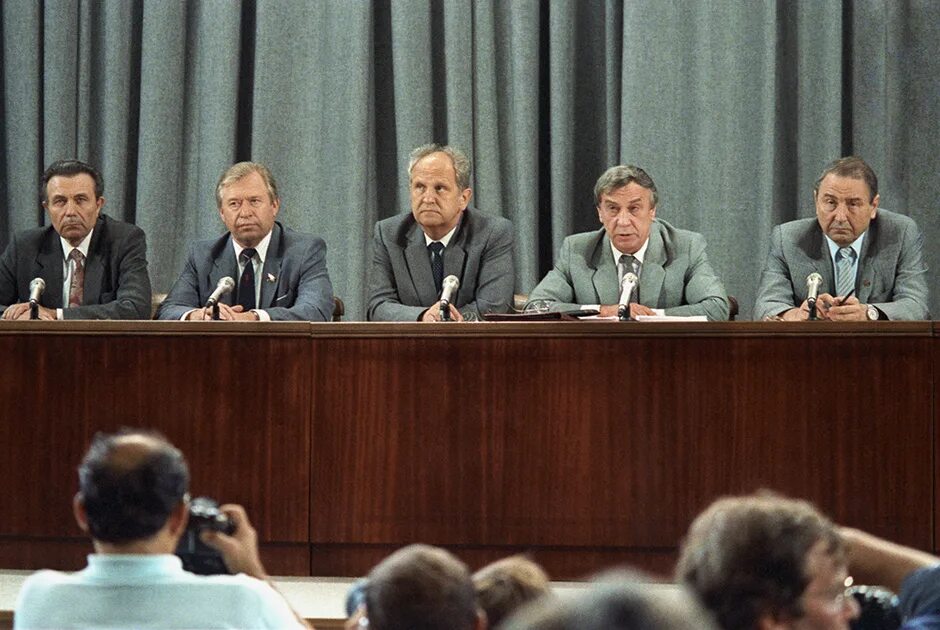 19 июля 1991. Государственный переворот 1993. Пресс-конференция (гкчп) 19 августа 1991 года. Картинки. Таманская дивизия августовский путч.