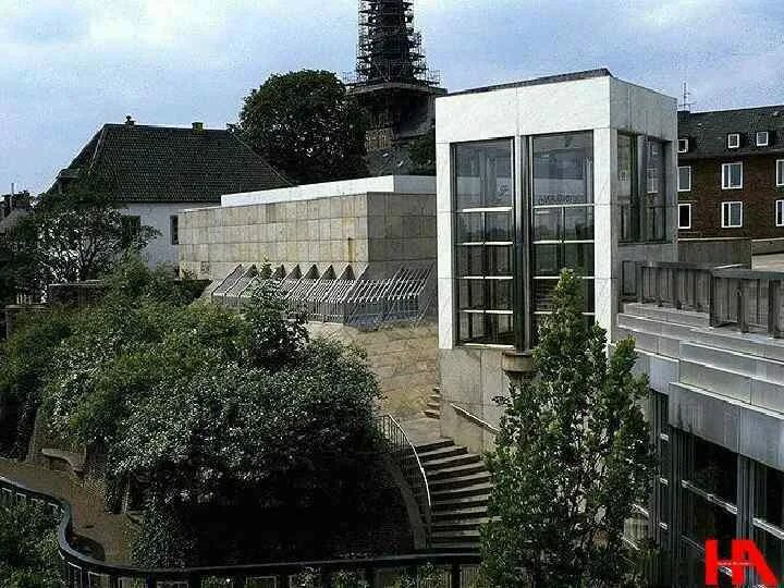 72 в здании буда