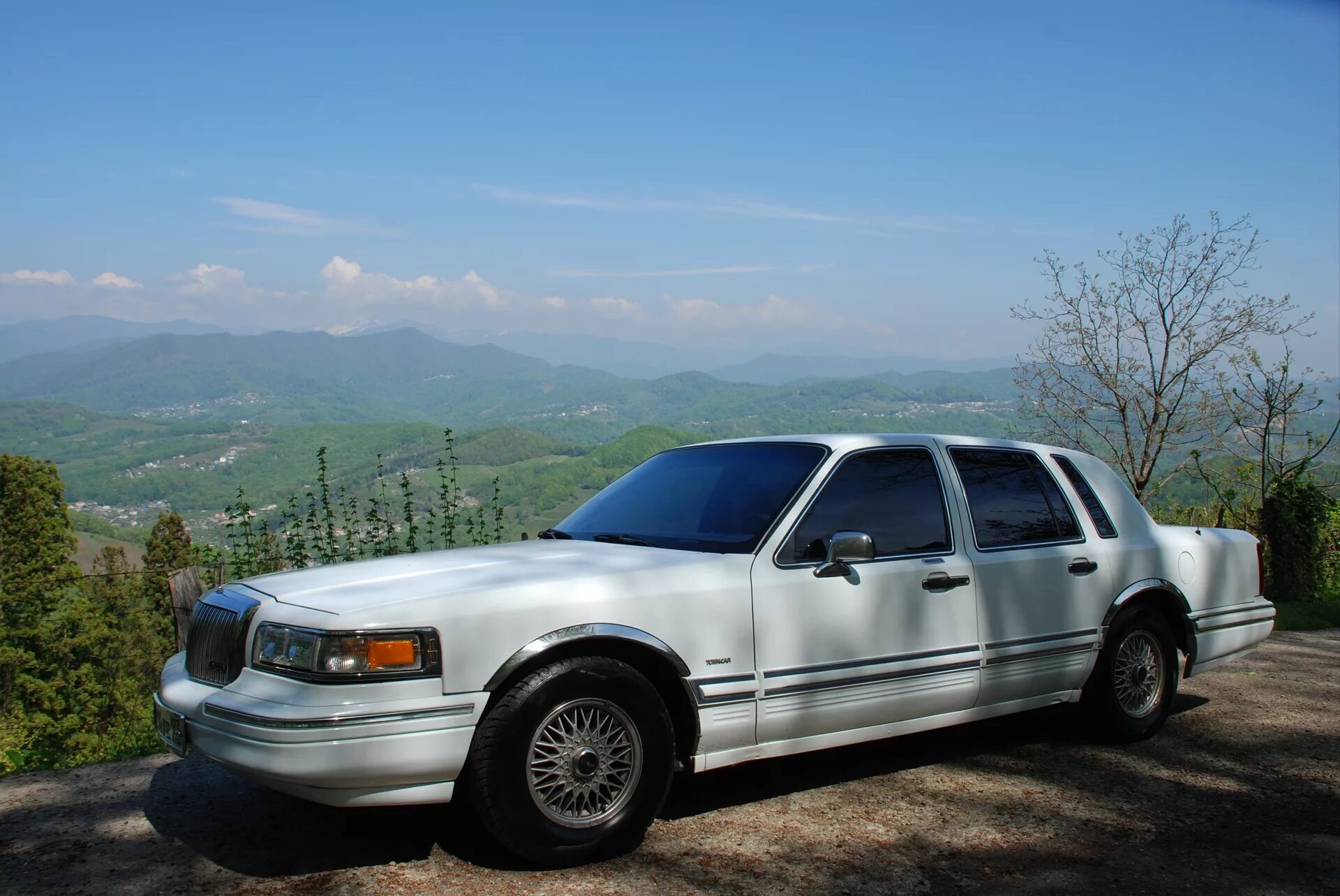 Линкольн таун кар 2. Lincoln Town car. Линкольн Таун кар 1992. Lincoln Town car 1995.