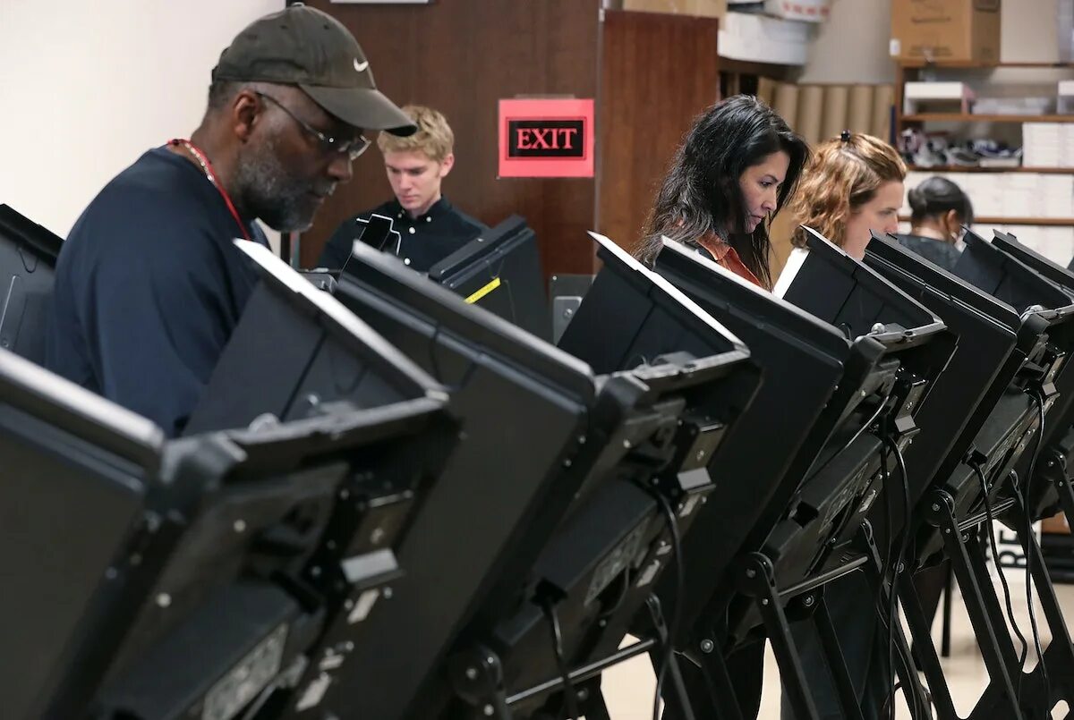 C votes. Voters photo.