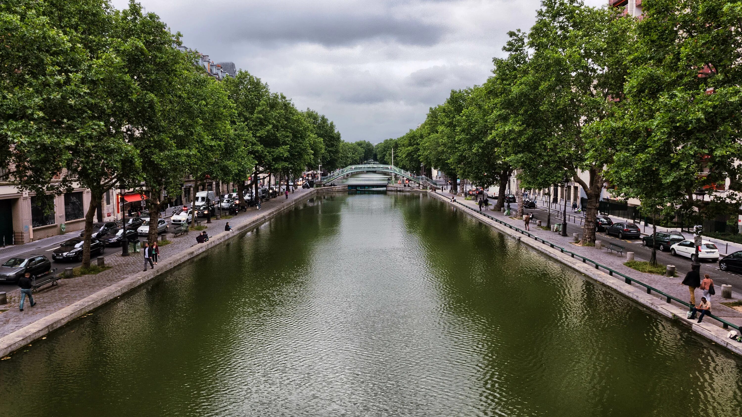 Canal s. Сен Мартен Париж. Париж Франция канал сен Мартен. Париж река канал парк. Набережная речного канала Дижон Франция.