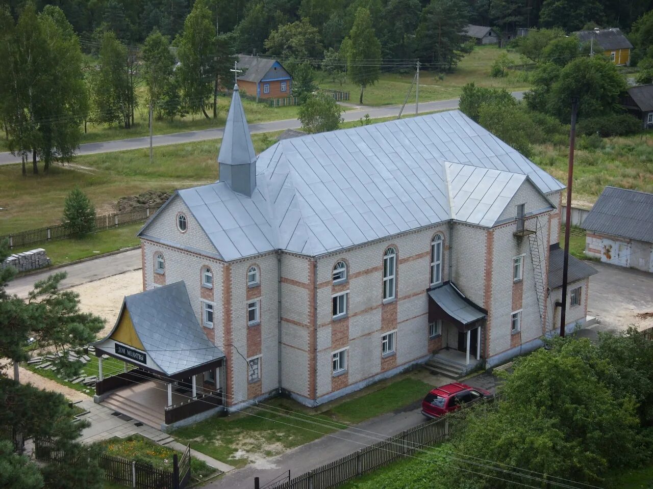 Храм благодать. Церковь Благодать Минск. Церковь Благодать Минск фото. Протестанскаяпоместная Церковь Благодать Минск. Ирпень Церковь Благодать.