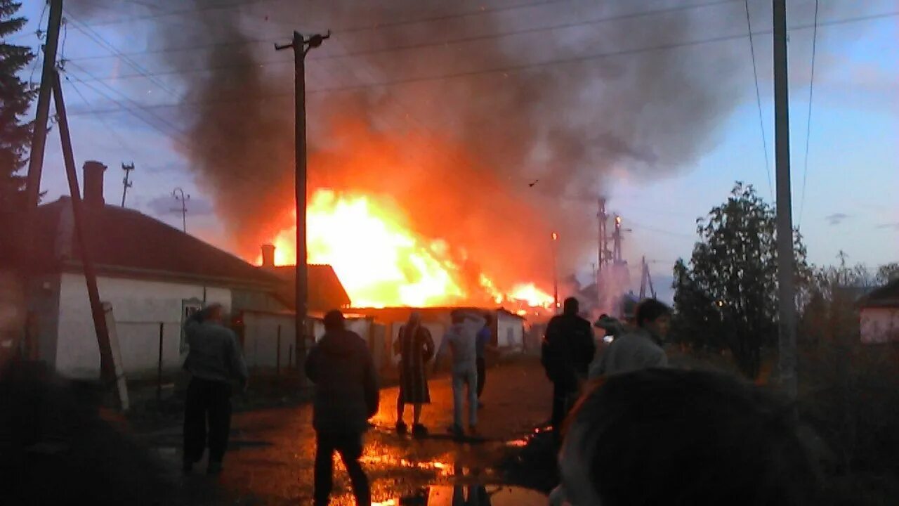Пожар в частном секторе. Возгорания в частном секторе. Пожар частного дома в Ульяновске. Пожар в Кемерово в частном секторе.