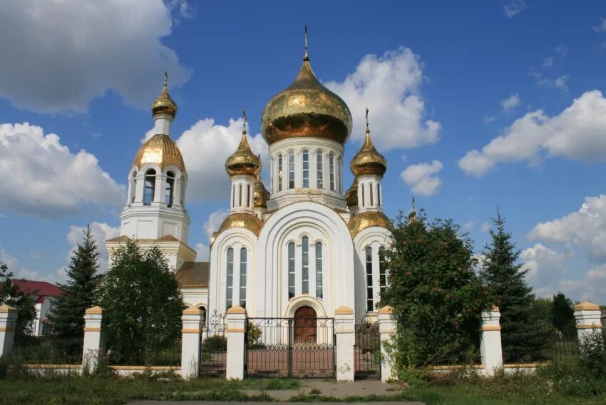 Храм Благовещения Пресвятой Богородицы Чамзинка. Поселок Комсомольский Чамзинский район. Храм в поселке Комсомольский Мордовия. Республика Мордовия, Чамзинский район, Комсомольский. Мордовия чамзинский район п комсомольский