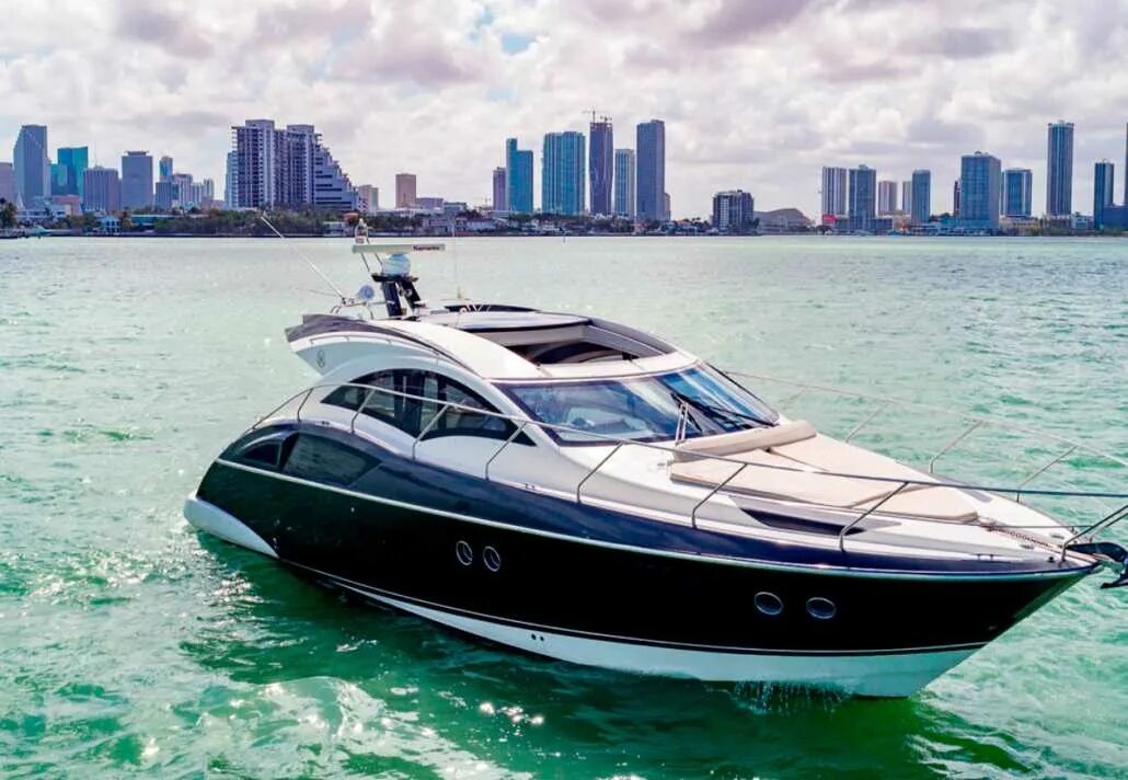 Форум катера и яхт. Катер Miami-15. Першинг 115 яхта. Катер в Майами. Красивый катер.