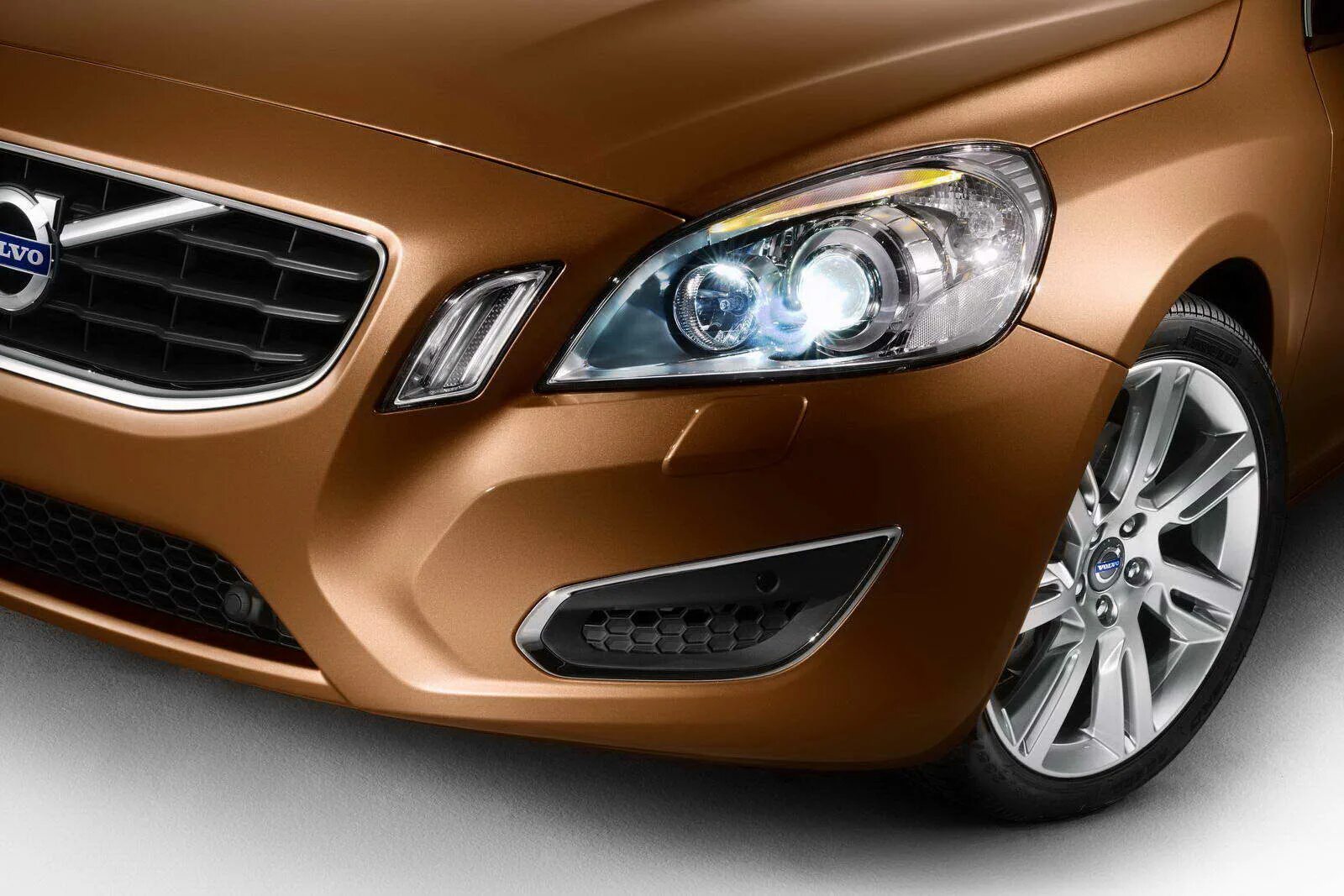 Ремонт volvo s60. Volvo s60 2011. Вольво с60 2011. Volvo s60 vibrant Copper. Volvo s60 mk2.