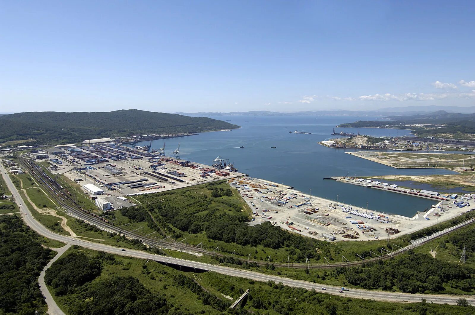 Порт усть-луга ойл. Балтийский порт «усть-луга». Порт ванино хабаровский край. Находка приморский край порт восточный. Терминал ростерминалуголь.