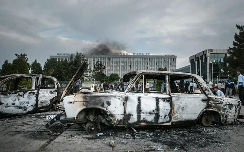 2005 10 мая. 2005 год восстание в андижане. андижанские события 2005. 2005 год. узбекистан. андижанская резня.