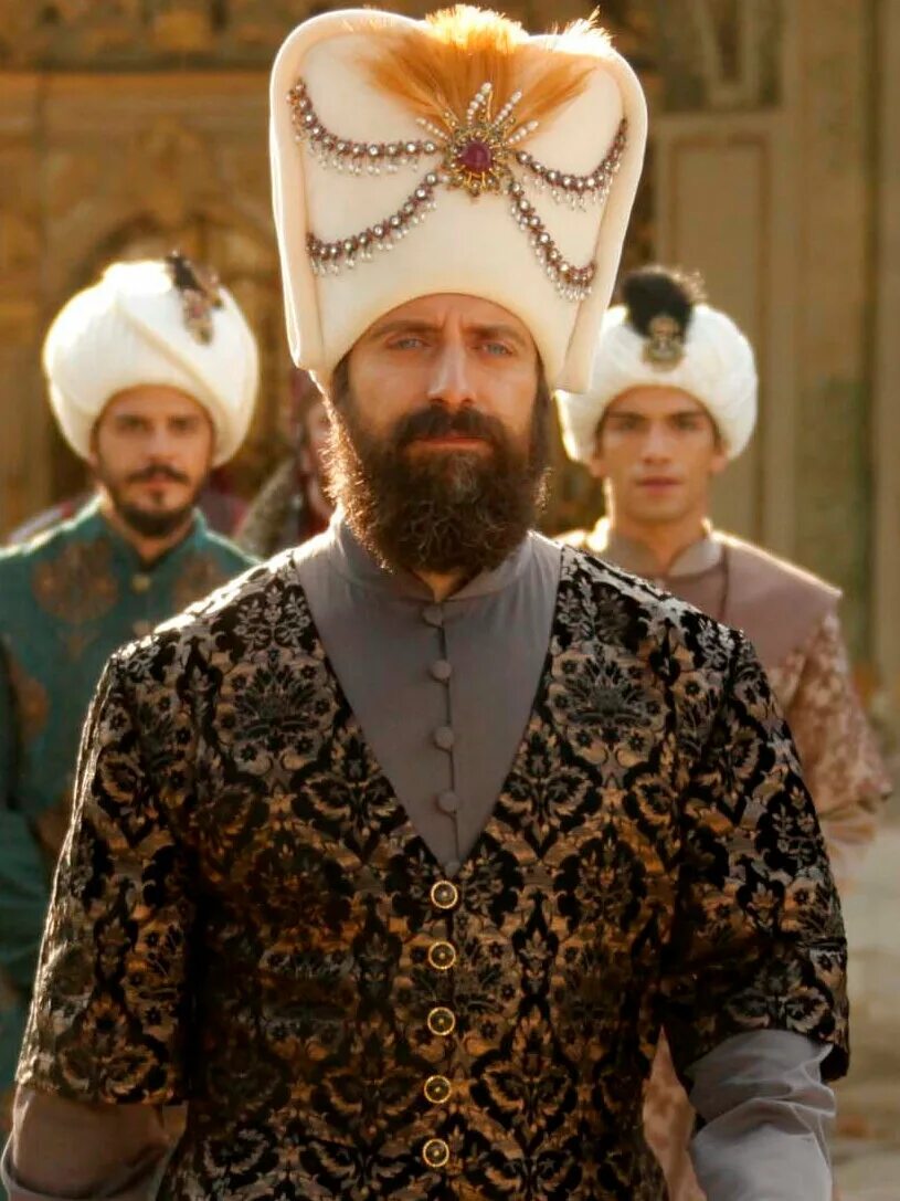 Во сколько сулейман стал султаном