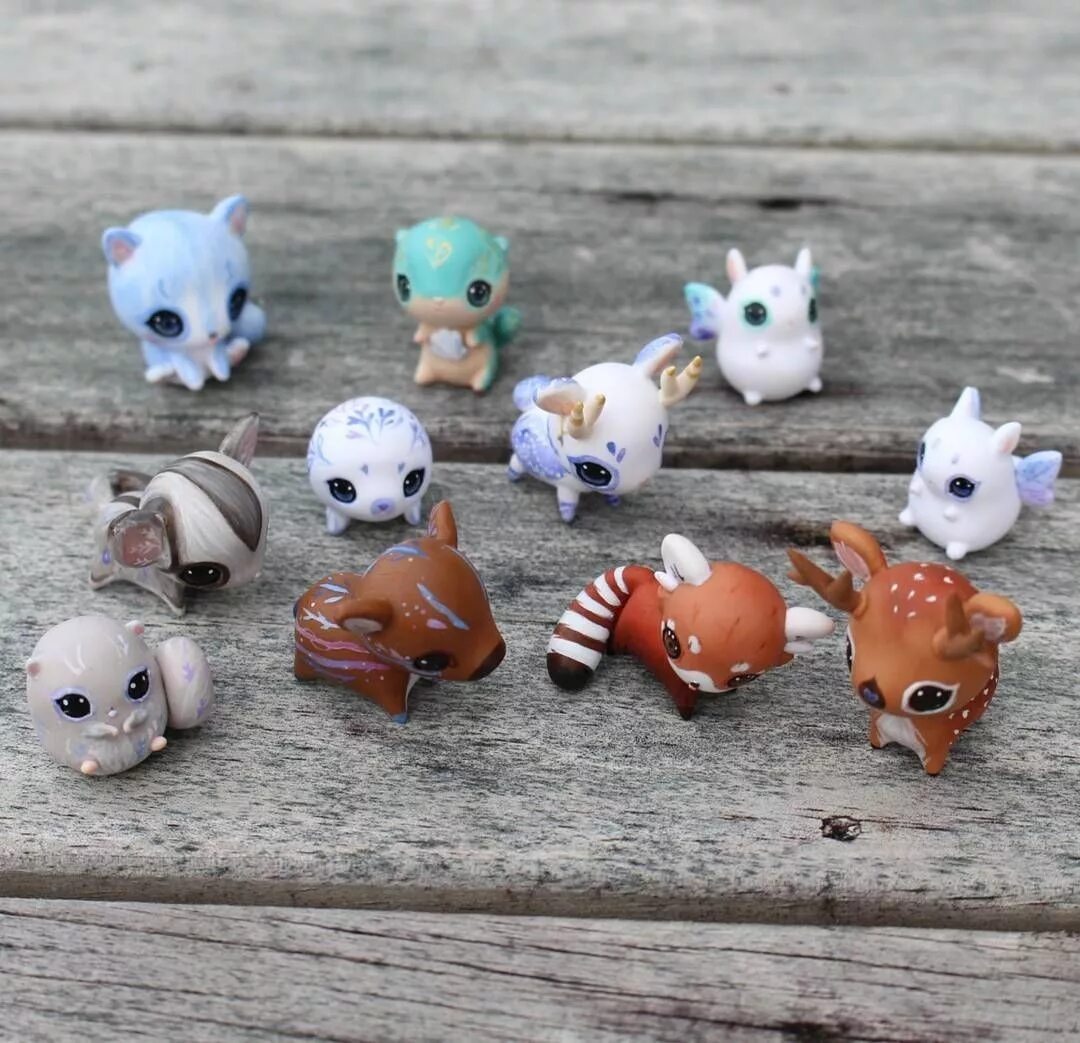 маленькие фигурки из галины. маленькие животные из полимерной глины. фигурки изполимерной гоины. как сделать милую фигурку. миниатюрные фигурки из глины.