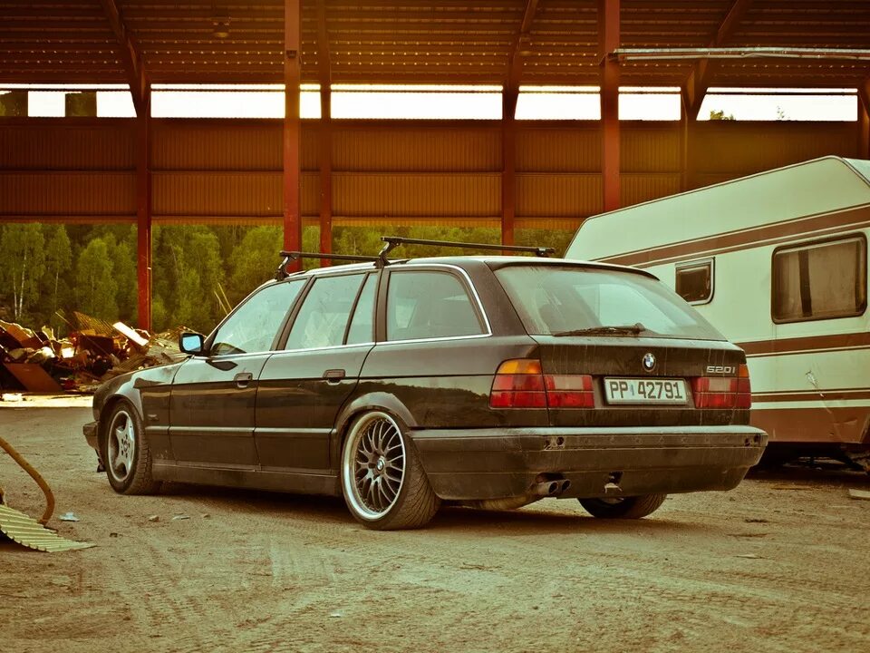 Бмв е34 туринг фото Stanced BMW 525i Touring E34, side