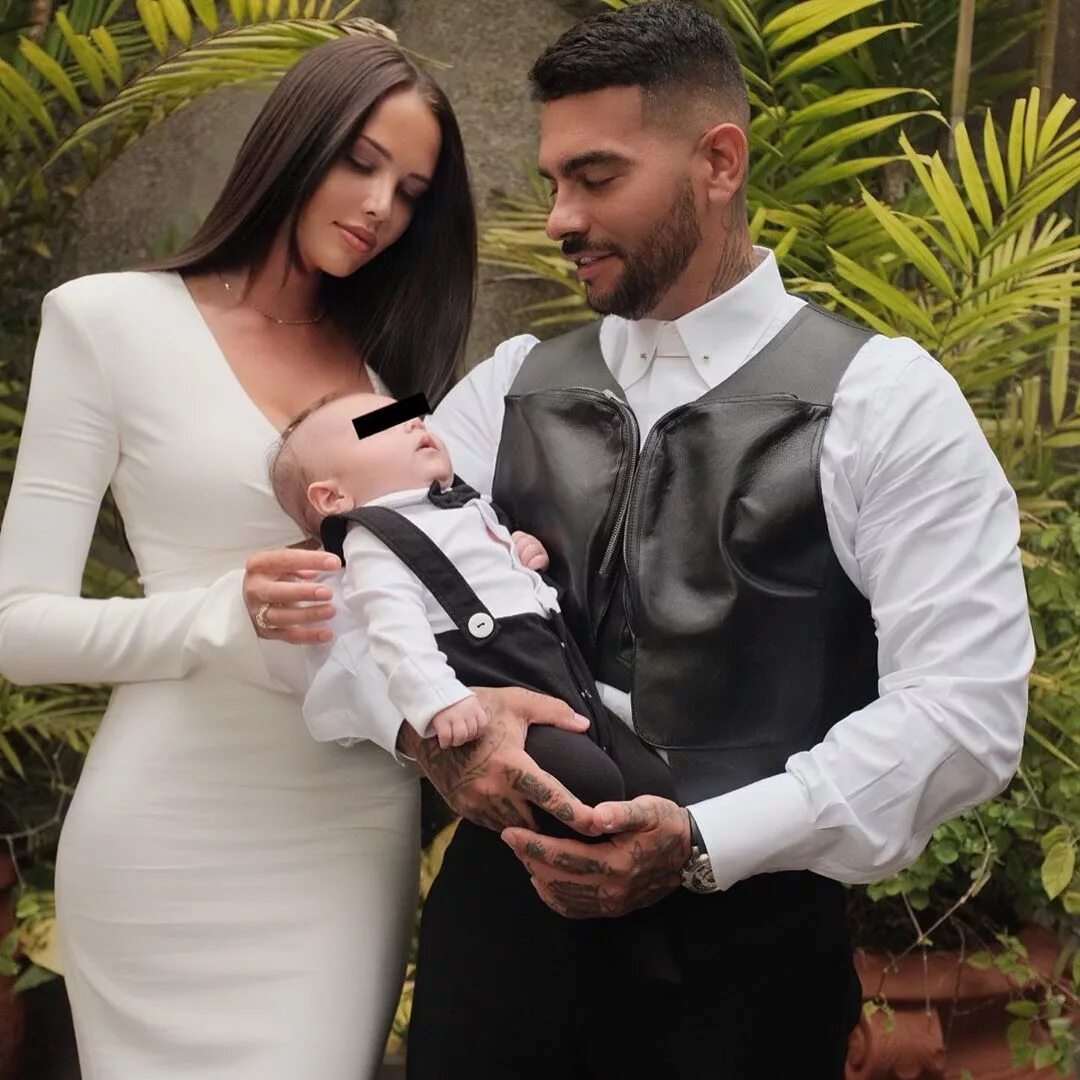 Картинку мамы с мальчиком в горе. Сын со своей девушкой. Дмитрий тарасов футболист и анастасия костенко. Сын со своей девушкой. Отец тимати и решетова.