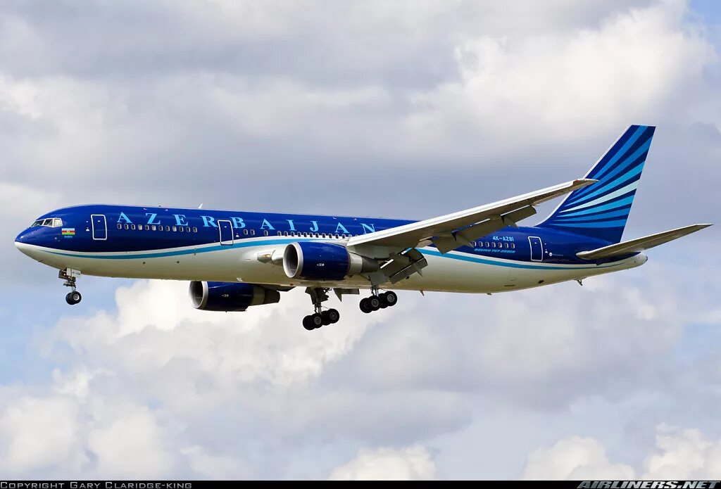 Сайт азал авиакомпания. Boeing 767-32l. Boeing 767 AZAL. Azerbaijan Airlines Boeing 767. Boeing 767-300 AZAL салон.