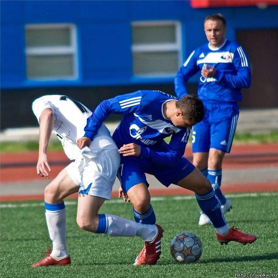 Фк сахалин форма. Фк сахалин виталий кан. Фк сахалин. Фк сахалин игроки. Фк сахалин литвин.