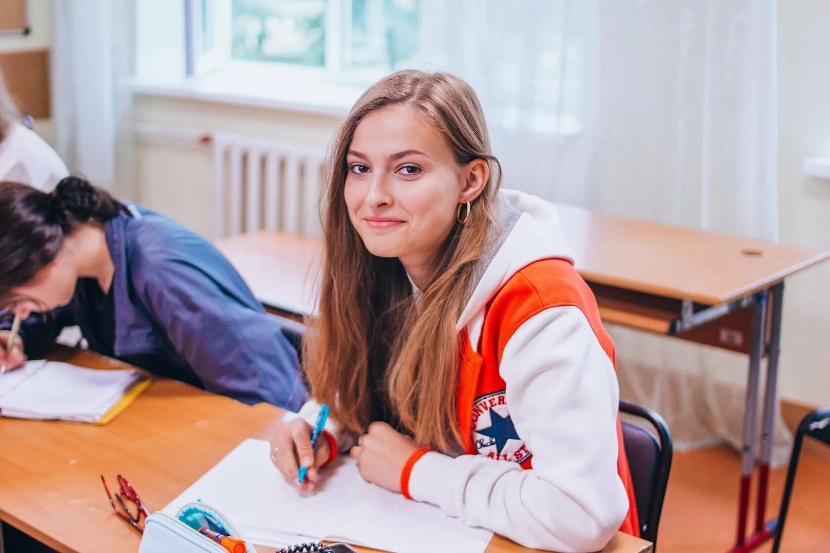 Репетиторы эксперты егэ. Подготовка к егэ. репетитор егэ. ученик готовится к егэ. репетиторство егэ.