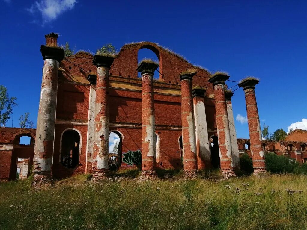 Аракчеевские казармы в Новгородской области. Селищи Чудовский район казармы. Аракчеевские казармы Селищи. Аракчеевские казармы в Новгородской области Селищи. Селищи новгородская область