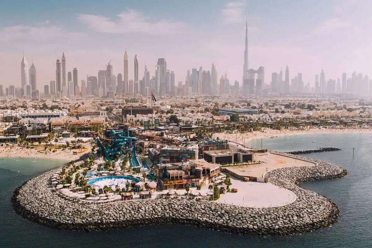 Ла мер Дубай. Пляж la mer Дубай. Отель Rove la mer Дубай. Rove la mer Beach 3 Дубай.