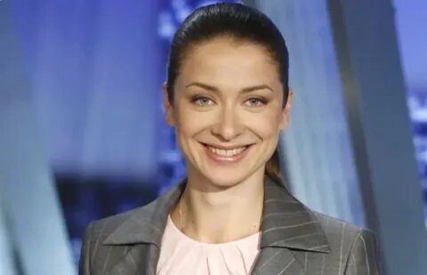 U iflos külotlarini yechib, qinini korsatdi.