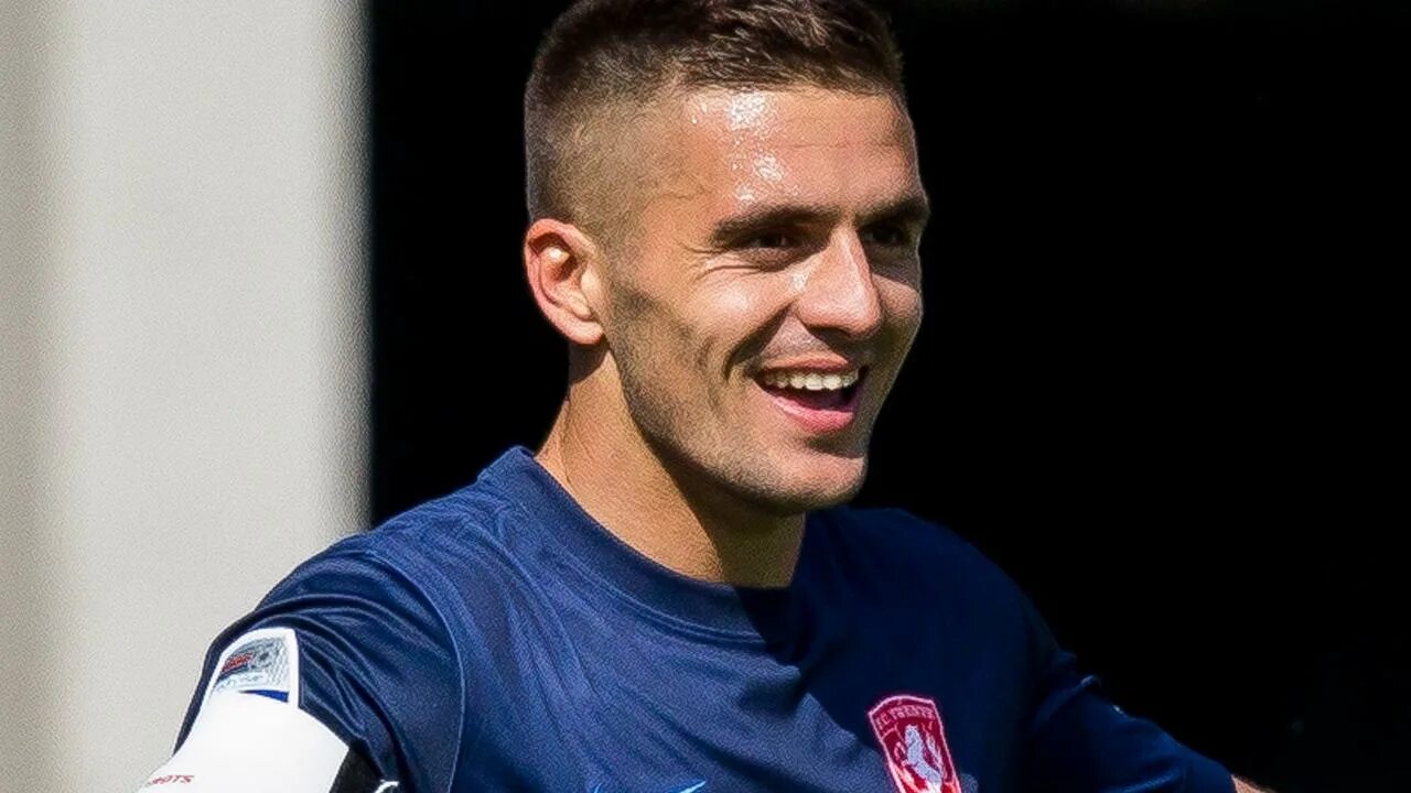 роналду до пластики. известные футболисты мира. бекхэм в лос анджелес гэлакси. криштиану роналду в 35. какой известный футболист.