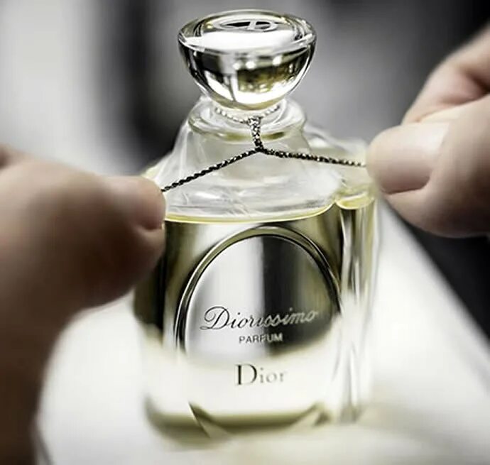 Духи похожие на диор. Диор диориссимо. Miss Dior extrait de Parfum Dior. Диор Парфюм 2000. Духи Кристиан диор женские диориссимо.