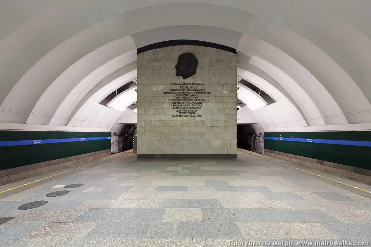 Петроградка метро. Станция метро Петроградская Санкт-Петербург. Московско-Петроградская линия станция Удельная. Московско Петроградская линия метро в СПБ. Московско-Петроградская линия (линия 2) "Парнас - Купчино".