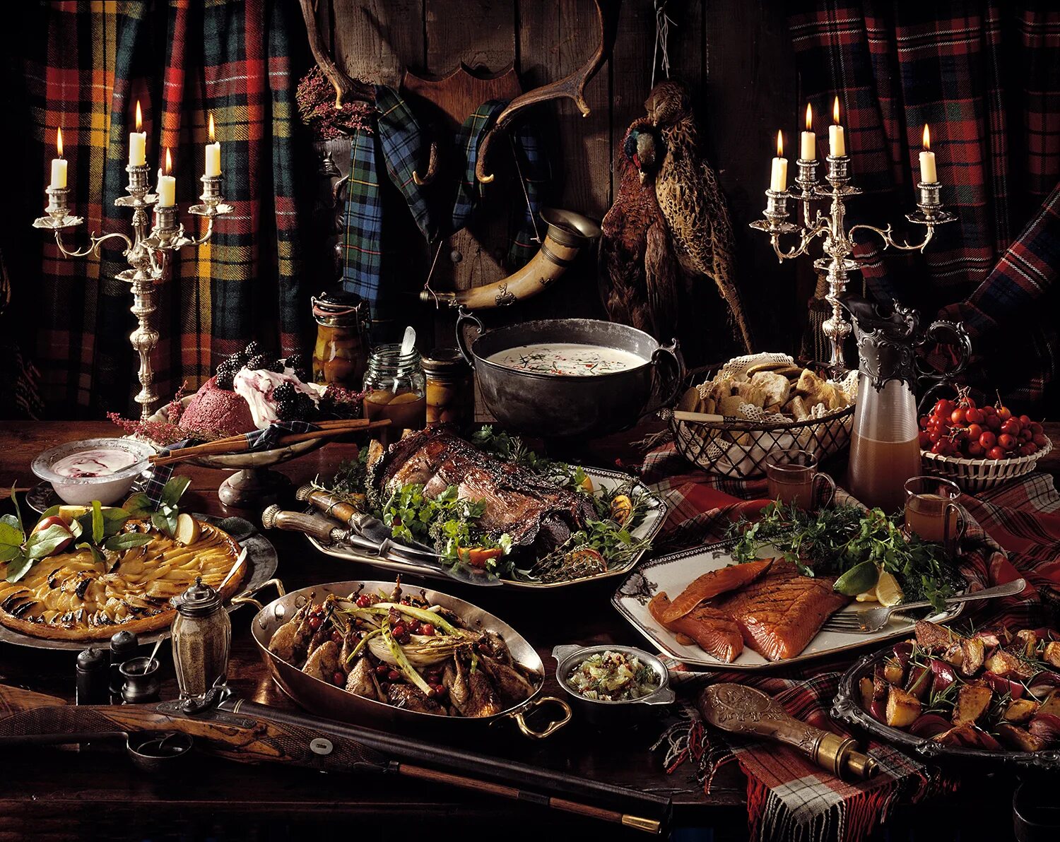 Явстве 3 о. Средневековая кухня. Стол в средневековом стиле. Средневековый стол с едой. Сервировка стола в стиле средневековья.