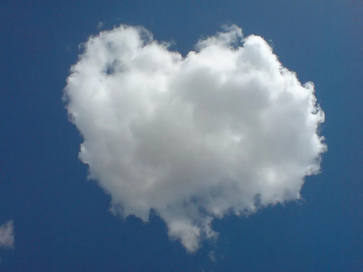 Облако где фотографии. Облако. На что похожи облака. Пушистые облака. Облако сердце.