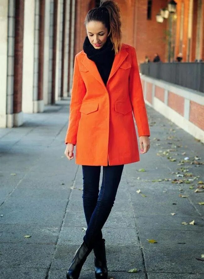 Оранжевое пальто. Пальто оранжевого цвета. Оранжевое полупальто. Оранжевое пальто женское. При какой температуре можно надевать пальто
