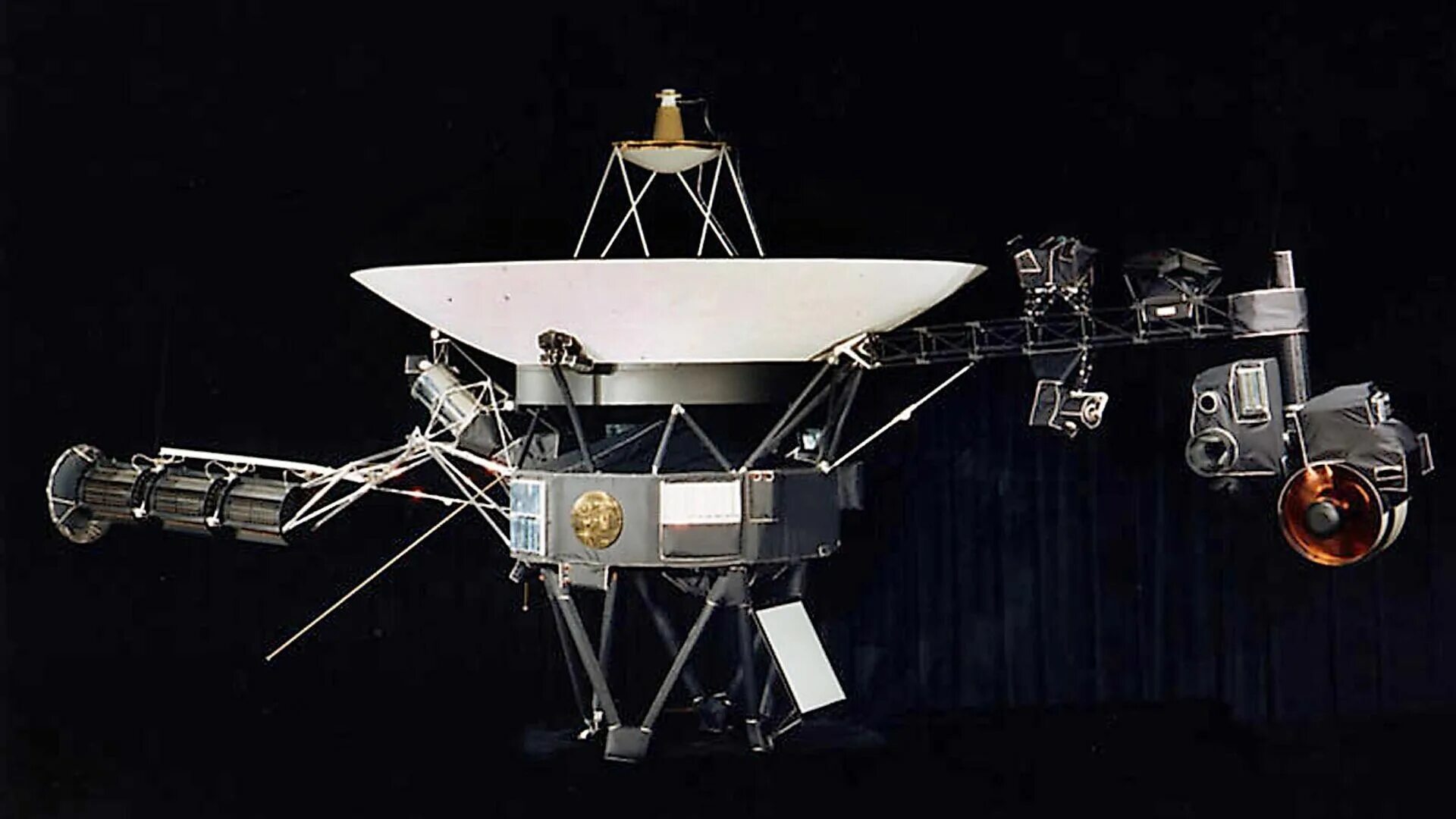 Первая космическая миссия. Вояджер 1977. Космический зонд Вояджер 1. Зонд НАСА Вояджер-2. Аппарат NASA "Вояджер-1".