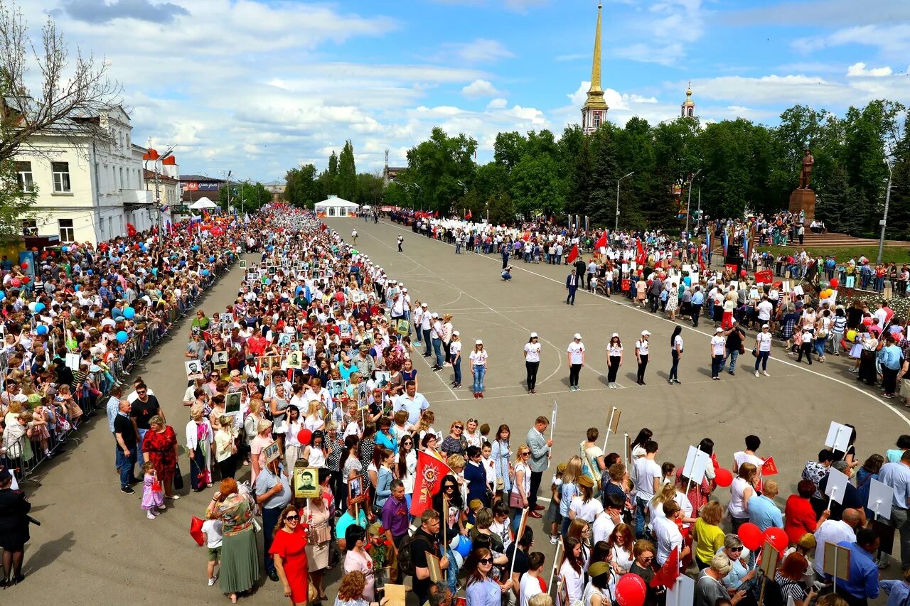 Мичуринск программа. Бессмертный полк Мичуринск. День Победы Мичуринск. 9 Мая 2019 Мичуринск. Площадь Ленина Мичуринск.