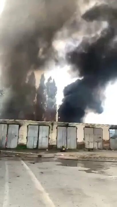 Армавир что случилось. Пожар в цеху. Чп армавира краснодарский край. Рухнул частный дом. Армавир что случилось.