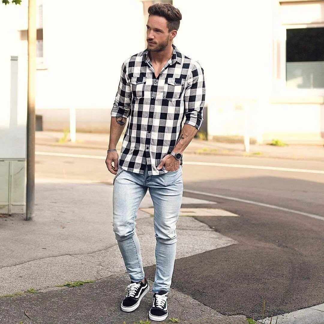 мужские луки с лоферами. джинсы с рубашкой мужские. луки с мужской рубашкой. летний мужской лук. джинсы с рубашкой мужские.