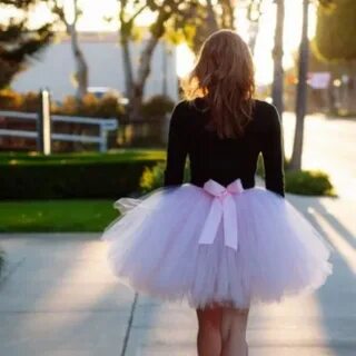 Жігіт үйде әдемі әйелді трахает (Avito видео)