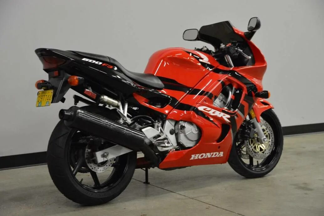 Honda cbr f3. Хонда cbr 600 f3. Honda cbr 600 f3 1998. Сбр 600 ф3. Мотоцикл хонда cbr 600 f3.