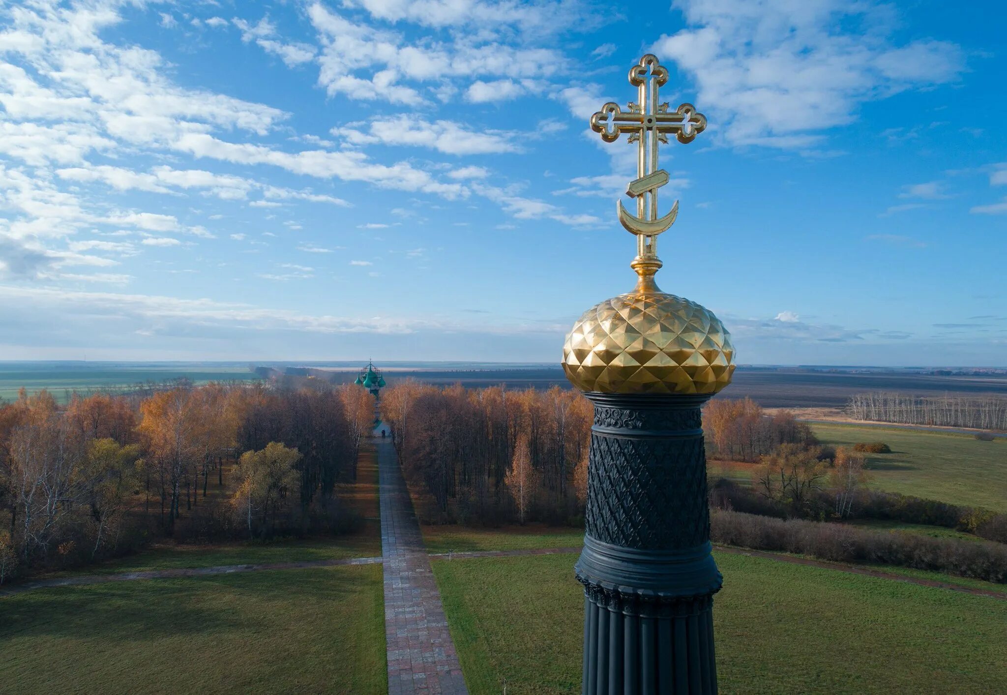 Фото музея куликово поле. Куликово поле музей-заповедник. Природный музей-заповедник «Куликово поле».. Музей Куликово поле в Тульской области. Исторический мемориальный комплекс «Куликово поле».