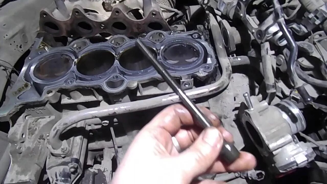 Cylinder head - removal, inspection and installation (Kia Rio 1 2000-2005: Power