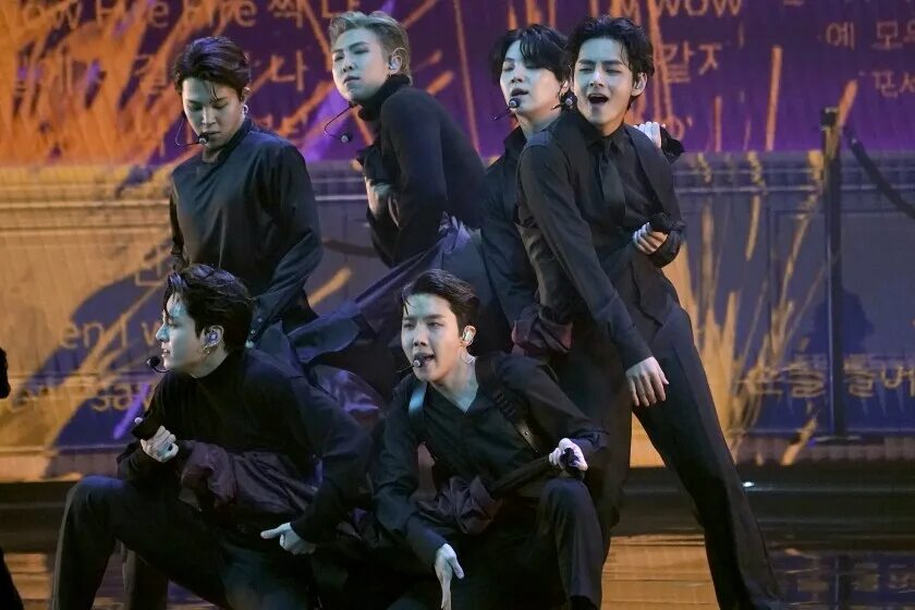 Выступления грэмми. Bts grammy 2025. тэхен бтс 2025 грэмми. группа bts 2025 грэмми. выступление бтс на грэмми 2025.