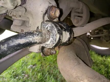 Замена втулок стабилизаторов тойота авенсис