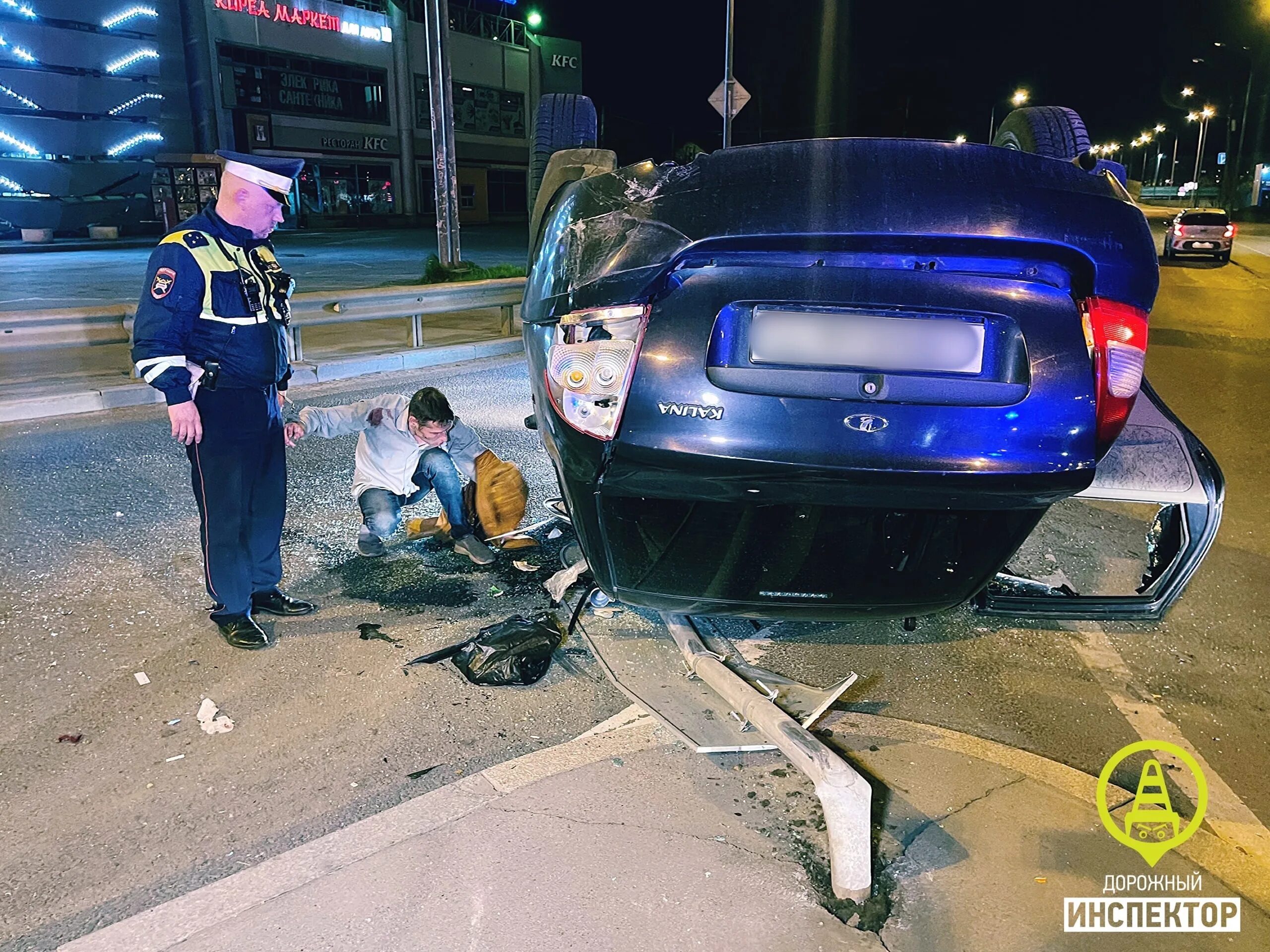 Питер 20 мая. Полицейский автомобиль.