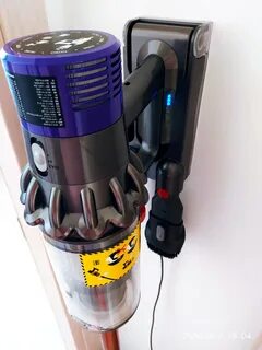 Dyson cyclone v10