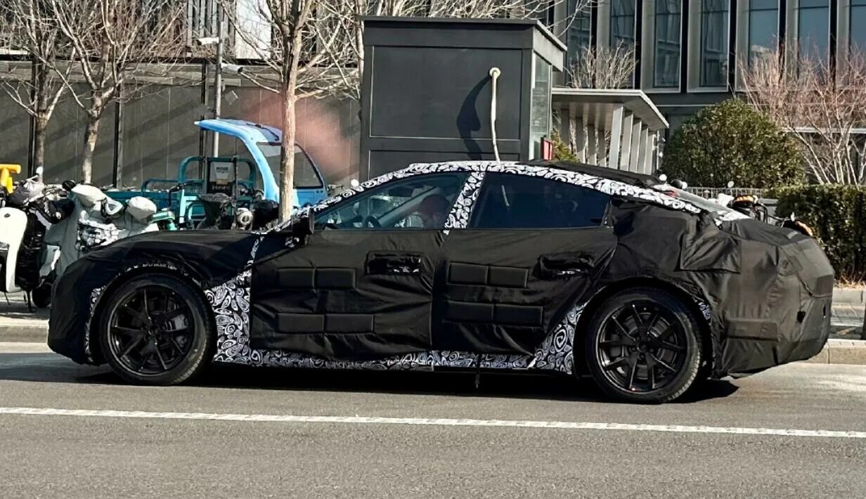 Faw besturn t77 2022. Авто сяоми. Xiaomi t77. Электромобиль ксиаоми. Faw t77.