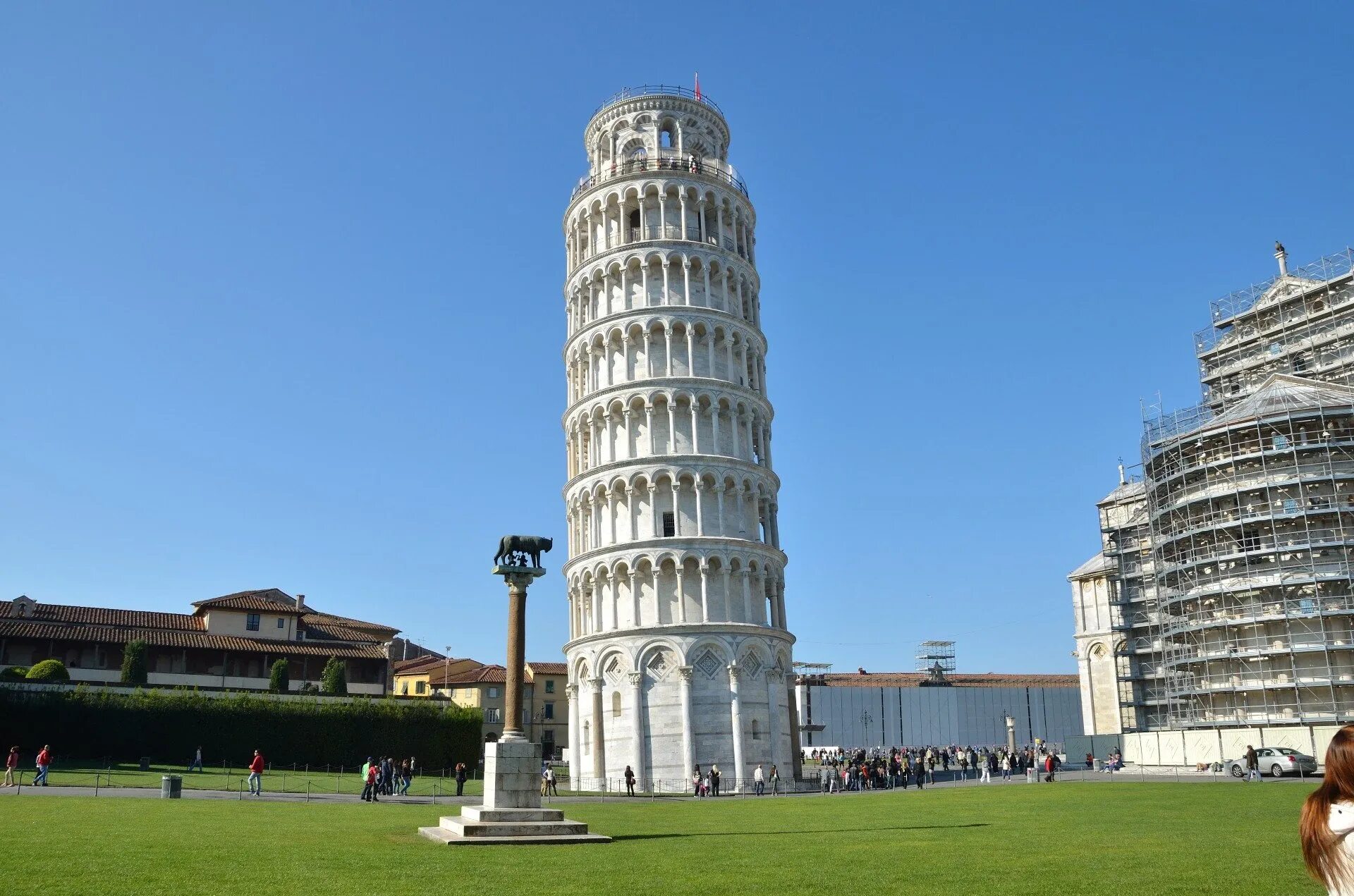 Город где башня. Пизанская башня Италия. Достопримечательности Италии Пизанская башня. Падающая Пизанская башня. Пизанская башня (Пиза, Италия).