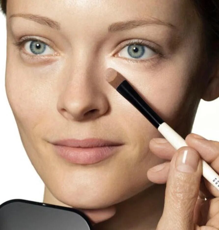 Make up corrector