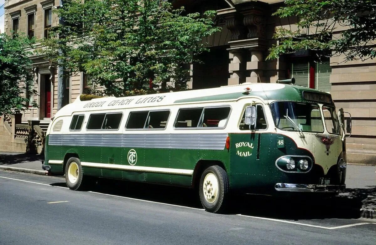 Общественный автомобиль. Автобус Стримлайн. Lancia coach автобус. Vintage Bus Streamline.