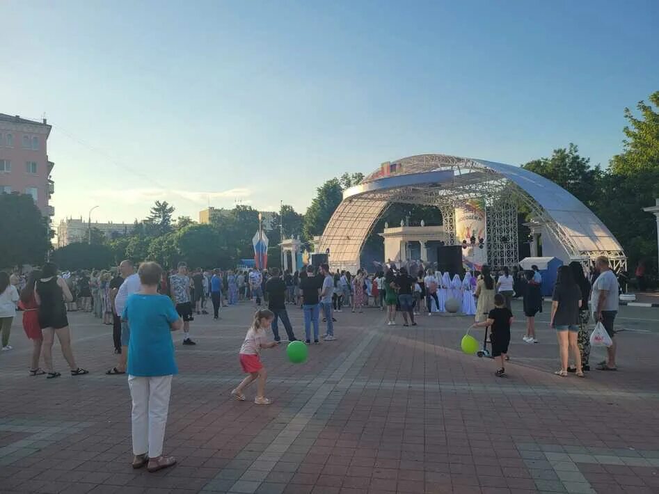 Погода г армавир краснодарский. День города Армавир. С днем города. Центральный сквер Армавир. День города Армавир 2022.