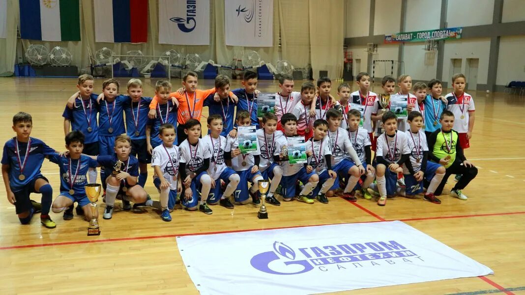 хоккейная команда в ульяновске с шайбой. команды 2010 г р. ска юность свердловская область. лукоянов кирилл ска юность. олимп лыткарино 55+футбол.