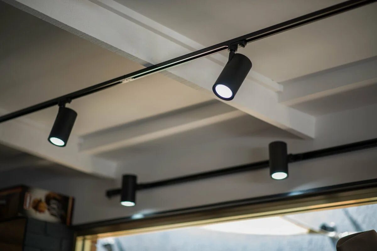 Краснодар трековые. Светильник на шинопроводе track-light cri95 5000к. swg трековые светильники. магнитный трековый шинопровод в интерьере. трековый светильник оптима origi led.