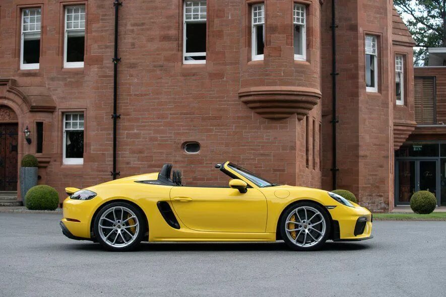 Порше 718 Бокстер. Porsche 718 Boxster / Cayman. Porsche 718 Boxster кабриолет. Porsche Boxster 718 Yellow.