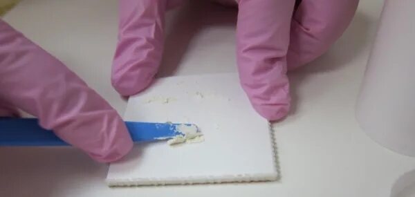 Цинк фосфатные цементы в стоматологии замешивание. Цементы сиц замешивание. Замешивание стоматологического цемента. Цементы сиц замешивание. Техника замешивания цементов в стоматологии.